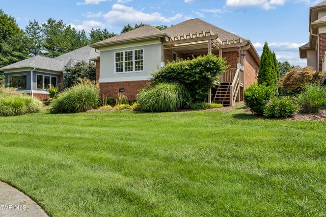1819 Waters Edge Drive, Johnson City, TN 37604
