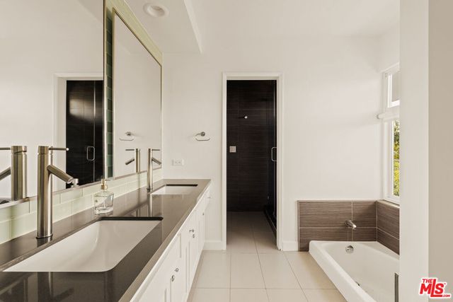 7377 Pyramid Place, Los Angeles, CA 90046