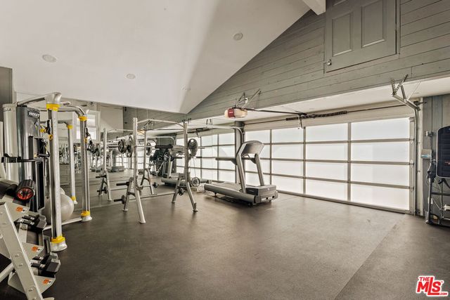 7377 Pyramid Place, Los Angeles, CA 90046
