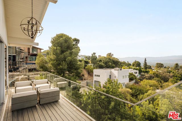 7377 Pyramid Place, Los Angeles, CA 90046