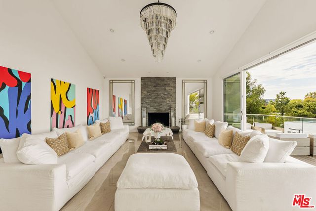 7377 Pyramid Place, Los Angeles, CA 90046