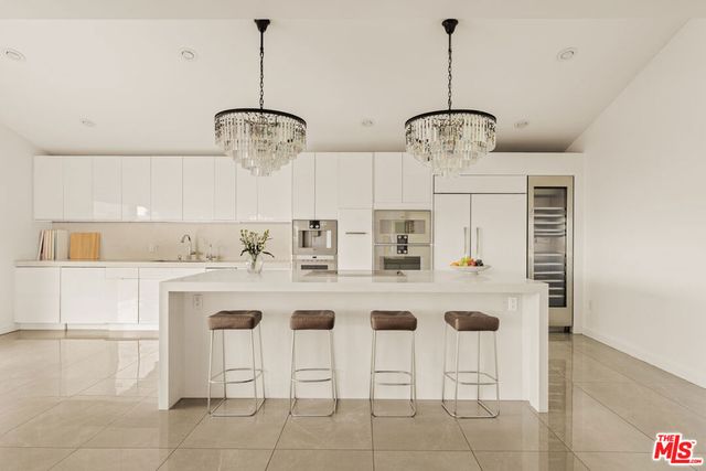 7377 Pyramid Place, Los Angeles, CA 90046