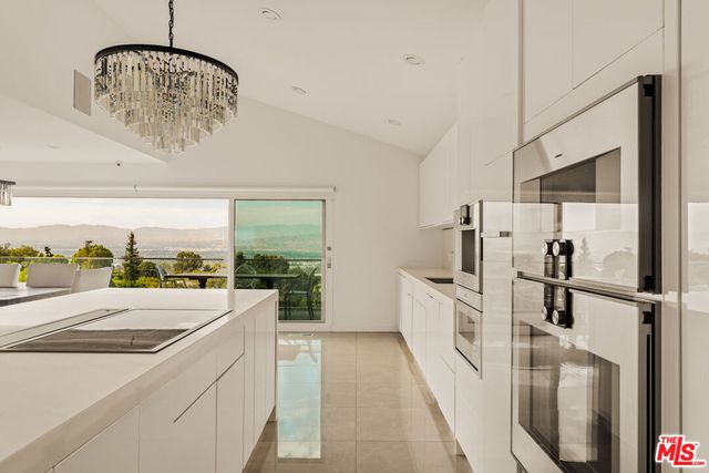 7377 Pyramid Place, Los Angeles, CA 90046