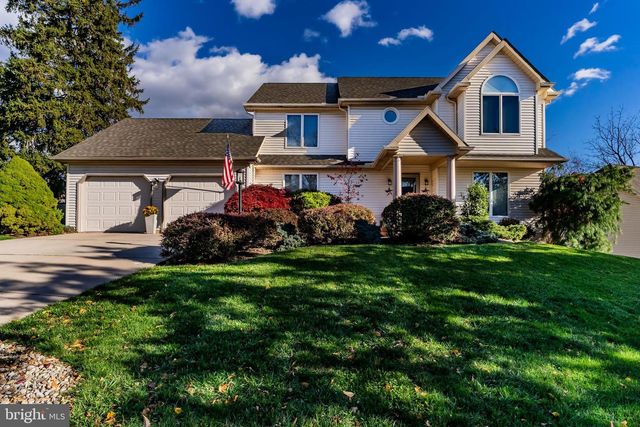 1909 LAUREL GLEN DR, Harrisburg, PA 17110