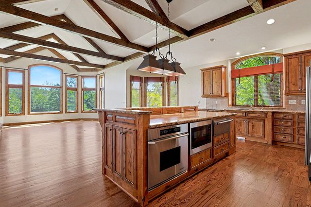 215 E Pine Meadow Ct, Andover, KS 67002