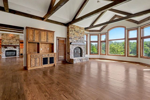 215 E Pine Meadow Ct, Andover, KS 67002