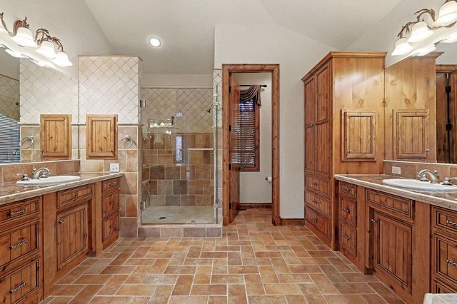 215 E Pine Meadow Ct, Andover, KS 67002