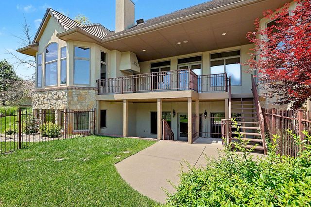 215 E Pine Meadow Ct, Andover, KS 67002