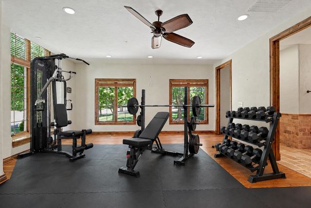 215 E Pine Meadow Ct, Andover, KS 67002