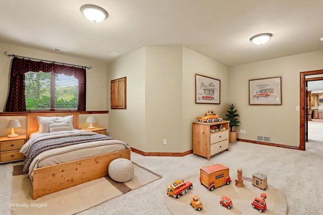 215 E Pine Meadow Ct, Andover, KS 67002