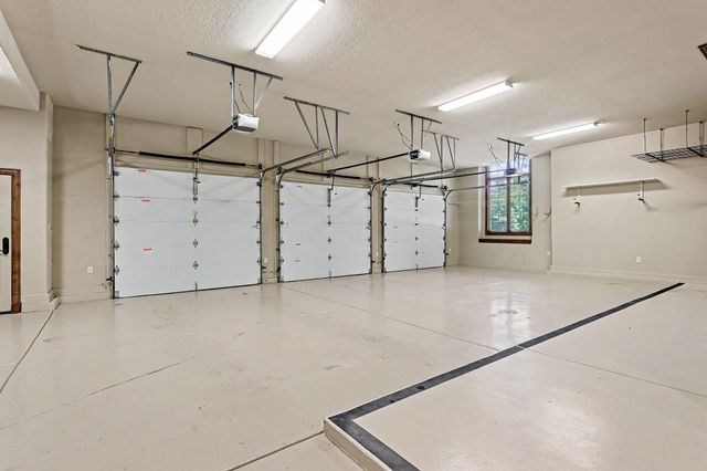215 E Pine Meadow Ct, Andover, KS 67002