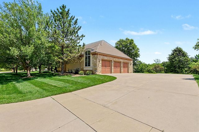 215 E Pine Meadow Ct, Andover, KS 67002