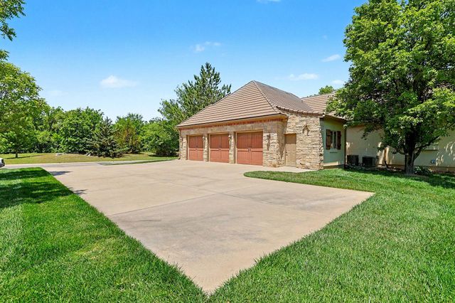 215 E Pine Meadow Ct, Andover, KS 67002