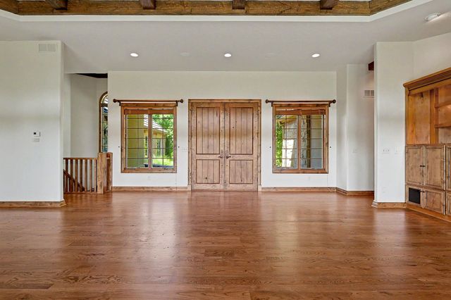 215 E Pine Meadow Ct, Andover, KS 67002