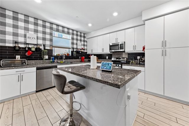 #3 Horizon Street, Fontana, CA 92336