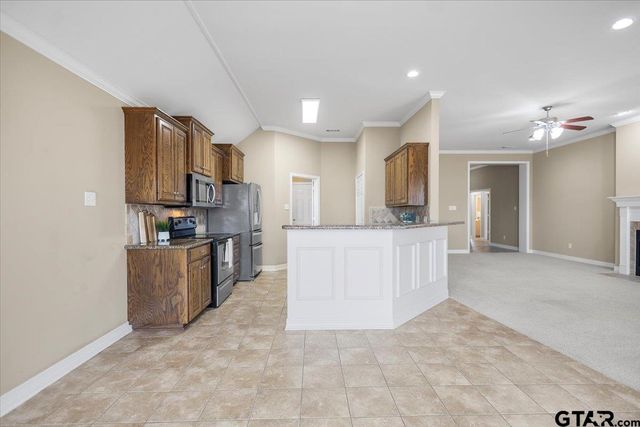 7277 Rockpoint Circle, Tyler, TX 75703