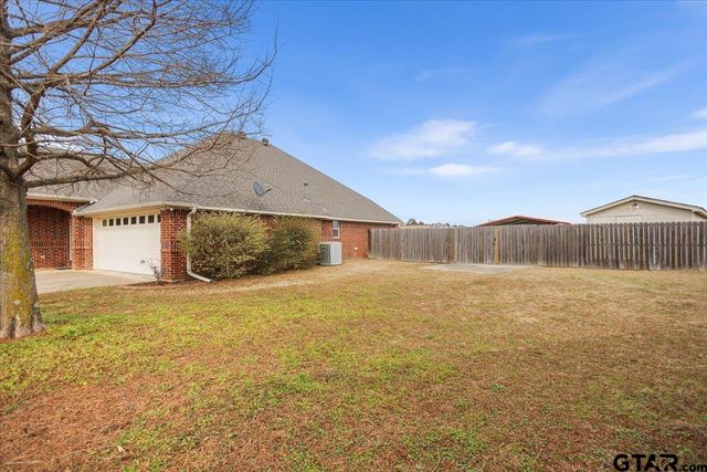 7277 Rockpoint Circle, Tyler, TX 75703