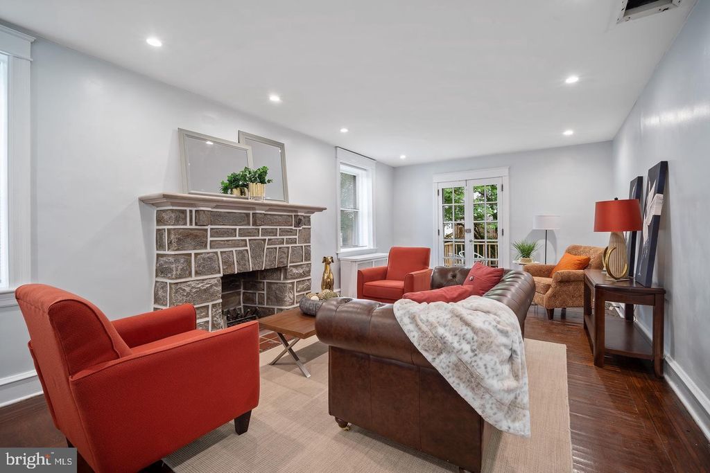 961 BULLOCK AVE, Lansdowne, PA 19050