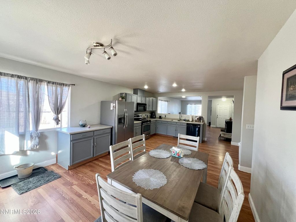 Image 10 of property listing at 7690 E Key Largo Court, Reno, NV 89506