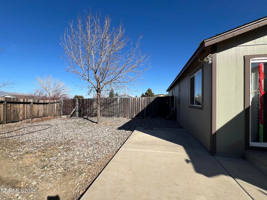 Image 2 of property listing at 7690 E Key Largo Court, Reno, NV 89506