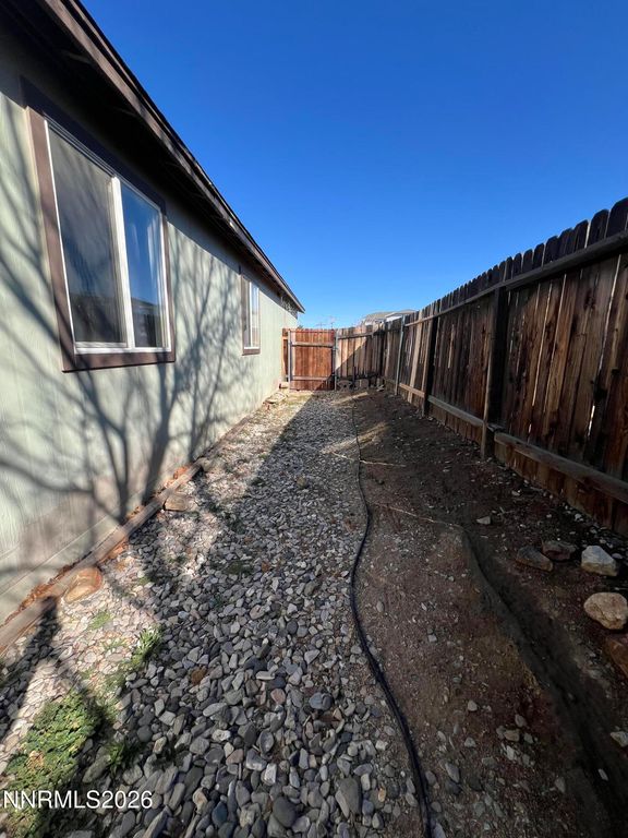 Image 3 of property listing at 7690 E Key Largo Court, Reno, NV 89506