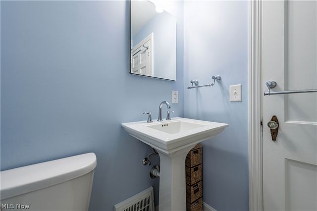 14414 Alger Road, Cleveland, OH 44111