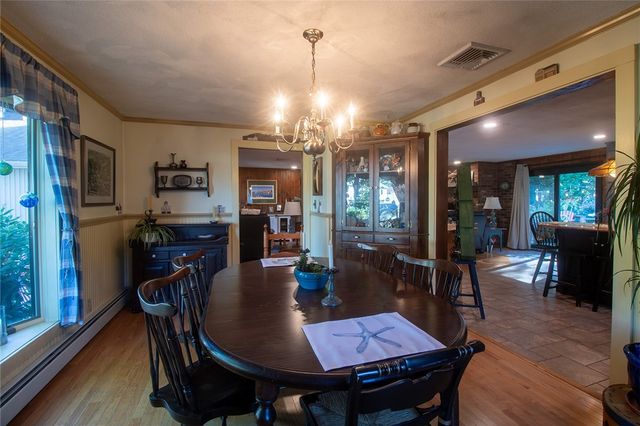 122 Elton Circle, Cranston, RI 02921
