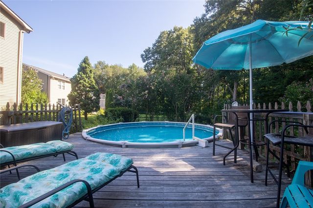 122 Elton Circle, Cranston, RI 02921