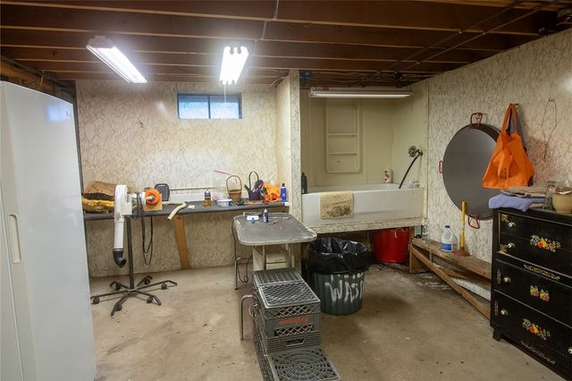 122 Elton Circle, Cranston, RI 02921
