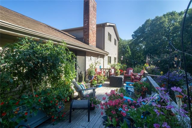 122 Elton Circle, Cranston, RI 02921