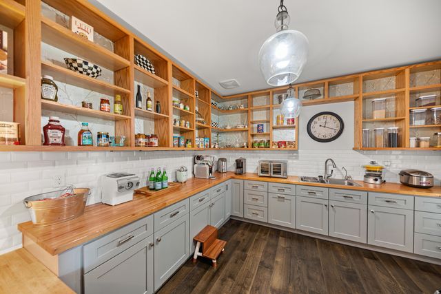 13053 Bluestem Drive, St. John, IN 46373