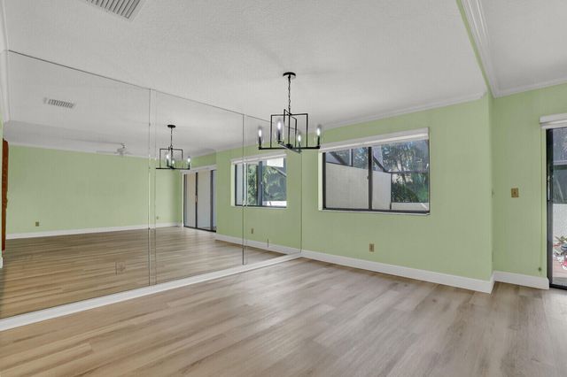 215 Oak Harbour Drive, Juno Beach, FL 33408