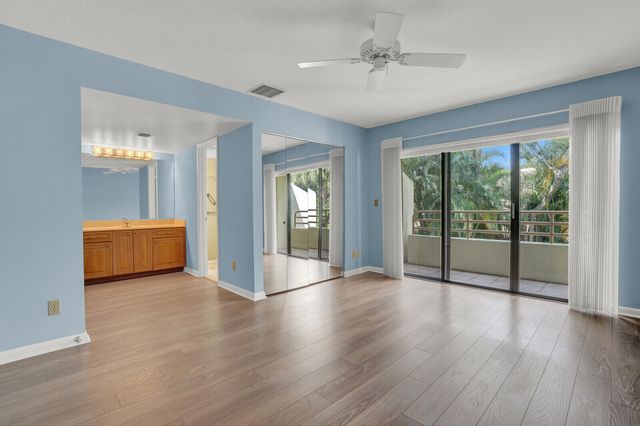 215 Oak Harbour Drive, Juno Beach, FL 33408