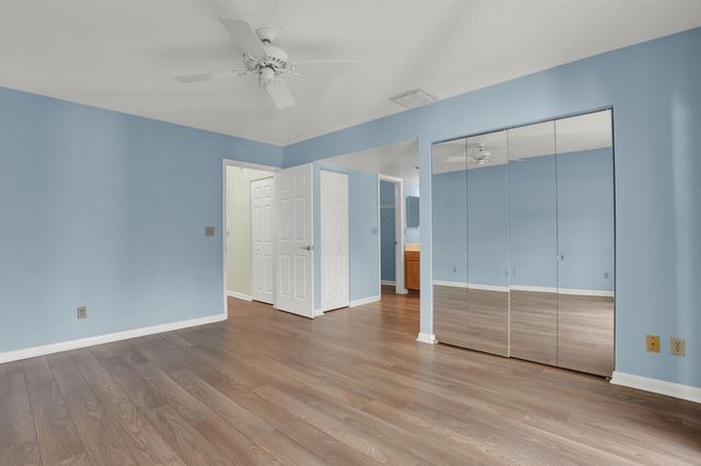 215 Oak Harbour Drive, Juno Beach, FL 33408