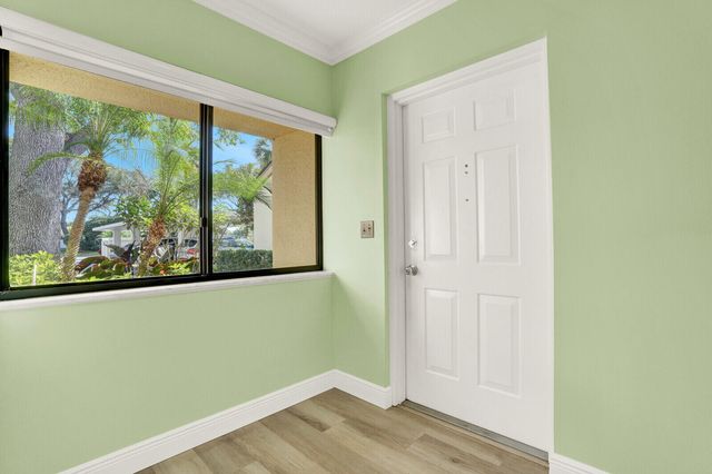 215 Oak Harbour Drive, Juno Beach, FL 33408