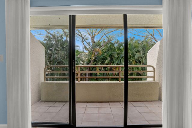 215 Oak Harbour Drive, Juno Beach, FL 33408