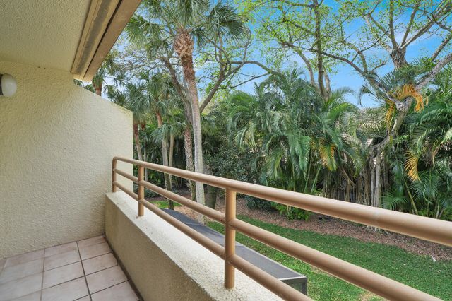 215 Oak Harbour Drive, Juno Beach, FL 33408