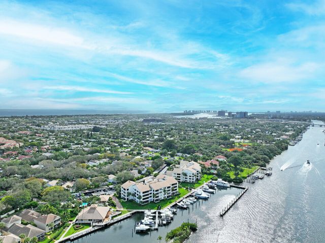 215 Oak Harbour Drive, Juno Beach, FL 33408