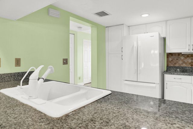 215 Oak Harbour Drive, Juno Beach, FL 33408