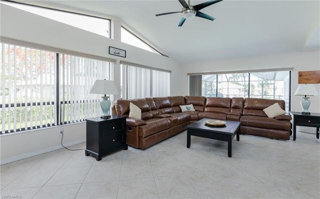 512 33rd TER, Cape Coral, FL 33904