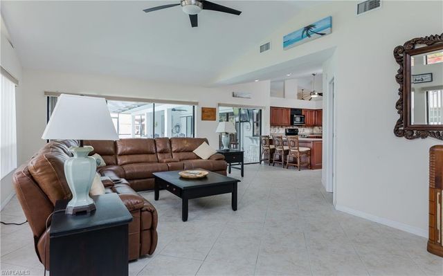 512 33rd TER, Cape Coral, FL 33904