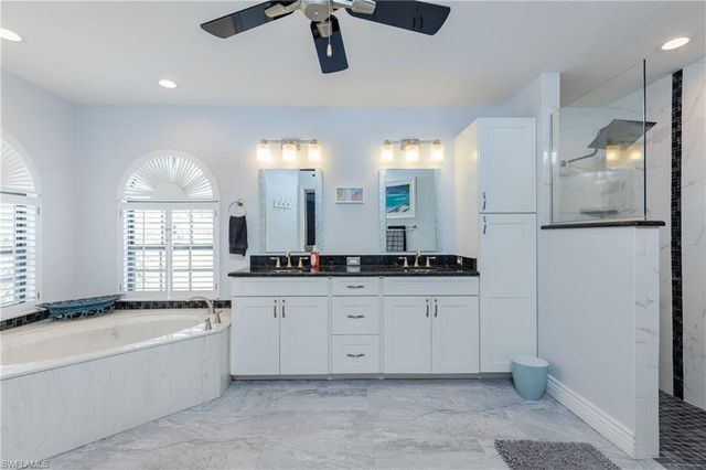 512 33rd TER, Cape Coral, FL 33904
