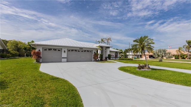 512 33rd TER, Cape Coral, FL 33904