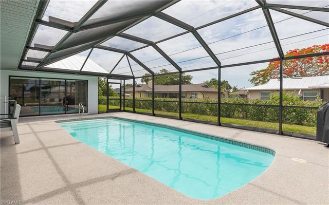 512 33rd TER, Cape Coral, FL 33904