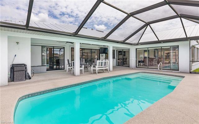 512 33rd TER, Cape Coral, FL 33904