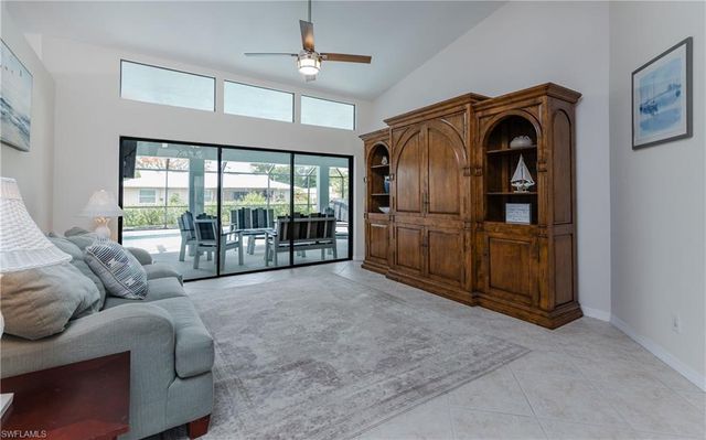 512 33rd TER, Cape Coral, FL 33904