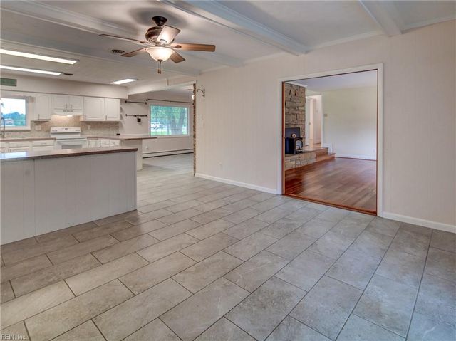 101 Stadium DR, Chesapeake, VA 23322