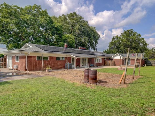 101 Stadium DR, Chesapeake, VA 23322