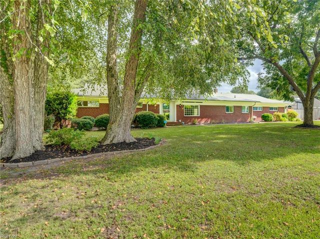101 Stadium DR, Chesapeake, VA 23322