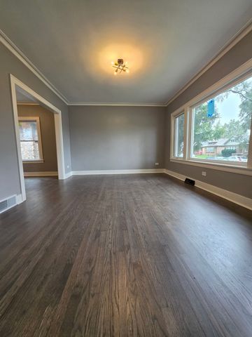 97 Bellwood Avenue, Bellwood, IL 60104